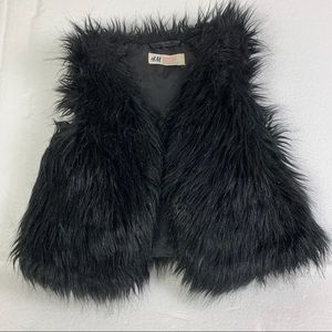 H&M Black Faux Fur Vest Girls Size 2 Year to 4 Year.